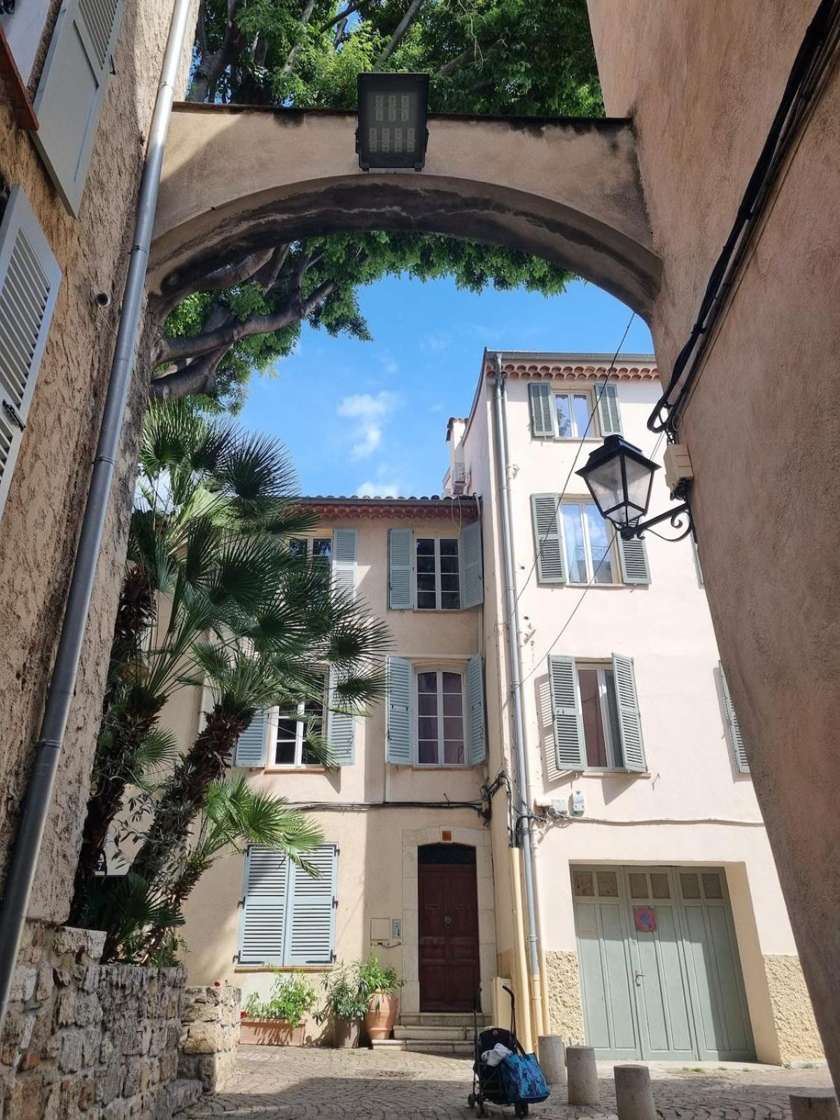 06An - Beautiful Apartment In The Heart Of Old Antibes Exteriér fotografie