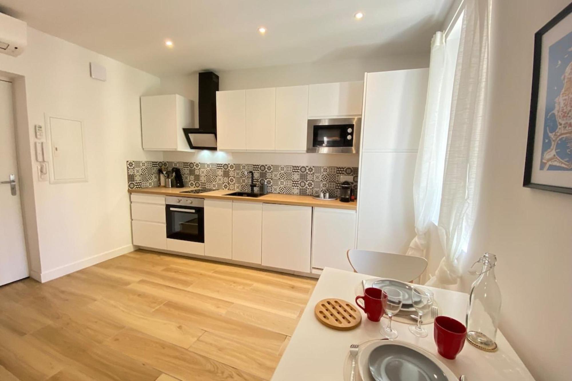 06An - Beautiful Apartment In The Heart Of Old Antibes Exteriér fotografie